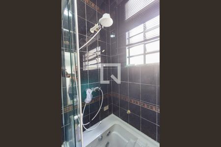 Casa à venda com 500m², 7 quartos e 7 vagas Casa à venda com 500m², 7 quartos e 7 vagasCasa Principal - Banheiro da Suite 3
