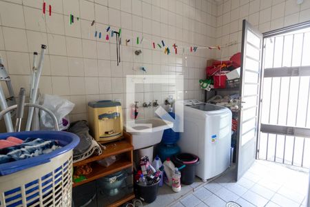 Casa à venda com 500m², 7 quartos e 7 vagas Casa à venda com 500m², 7 quartos e 7 vagasCasa Principal - Área de Serviço