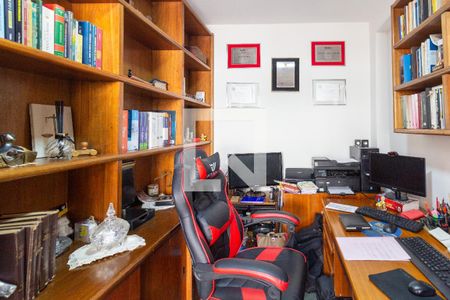 Casa à venda com 500m², 7 quartos e 7 vagas Casa à venda com 500m², 7 quartos e 7 vagasCasa Principal - Escritório da Suite 3
