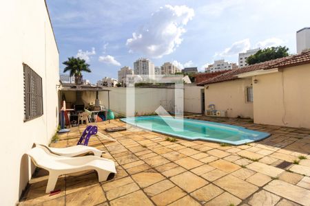 Casa à venda com 500m², 7 quartos e 7 vagas Casa à venda com 500m², 7 quartos e 7 vagasPiscina