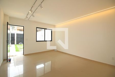 Sala de casa para alugar com 3 quartos, 120m² em Curicica, Rio de Janeiro