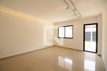 Sala de casa para alugar com 3 quartos, 120m² em Curicica, Rio de Janeiro