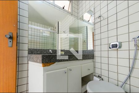 Banheiro de apartamento para alugar com 1 quarto, 30m² em Barro Preto, Belo Horizonte