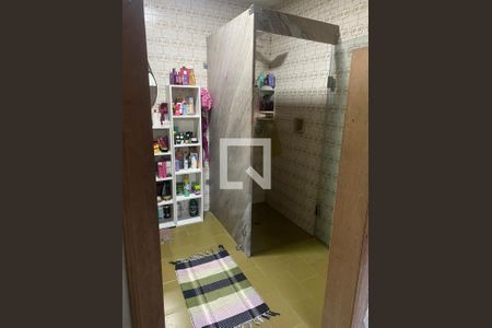 Casa de condomínio à venda com 350m², 6 quartos e 7 vagas Casa de condomínio à venda com 350m², 6 quartos e 7 vagasQuarto