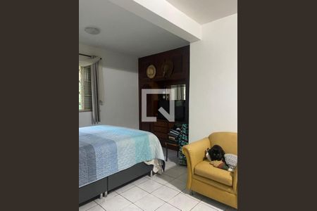 Casa de condomínio à venda com 350m², 6 quartos e 7 vagas Casa de condomínio à venda com 350m², 6 quartos e 7 vagasQuarto