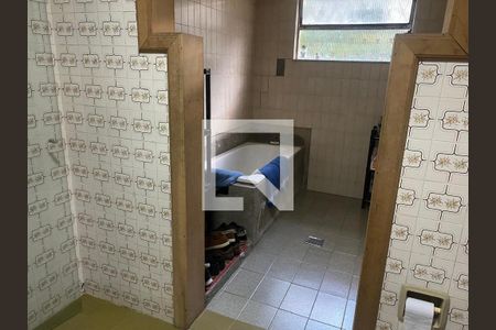 Casa de condomínio à venda com 350m², 6 quartos e 7 vagas Casa de condomínio à venda com 350m², 6 quartos e 7 vagasBanheiro