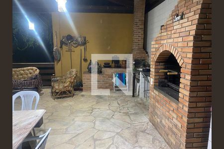 Casa de condomínio à venda com 350m², 6 quartos e 7 vagas Casa de condomínio à venda com 350m², 6 quartos e 7 vagasChurrasqueira