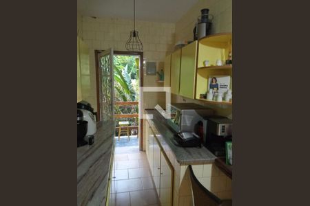 Casa de condomínio à venda com 350m², 6 quartos e 7 vagas Casa de condomínio à venda com 350m², 6 quartos e 7 vagasCozinha