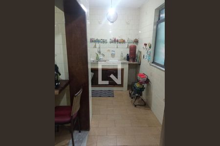 Casa de condomínio à venda com 350m², 6 quartos e 7 vagas Casa de condomínio à venda com 350m², 6 quartos e 7 vagasCozinha