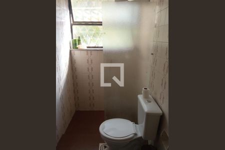 Casa de condomínio à venda com 350m², 6 quartos e 7 vagas Casa de condomínio à venda com 350m², 6 quartos e 7 vagasBanheiro