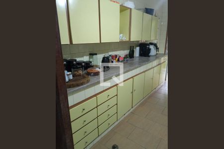 Casa de condomínio à venda com 350m², 6 quartos e 7 vagas Casa de condomínio à venda com 350m², 6 quartos e 7 vagasCozinha