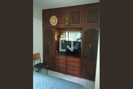 Casa de condomínio à venda com 350m², 6 quartos e 7 vagas Casa de condomínio à venda com 350m², 6 quartos e 7 vagasQuarto