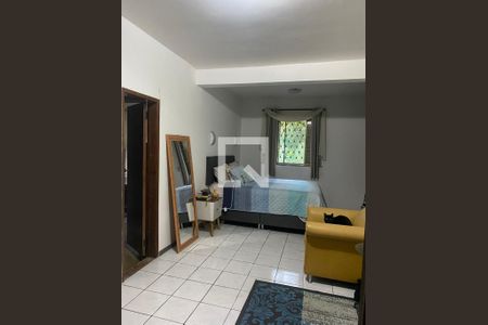 Casa de condomínio à venda com 350m², 6 quartos e 7 vagas Casa de condomínio à venda com 350m², 6 quartos e 7 vagasQuarto