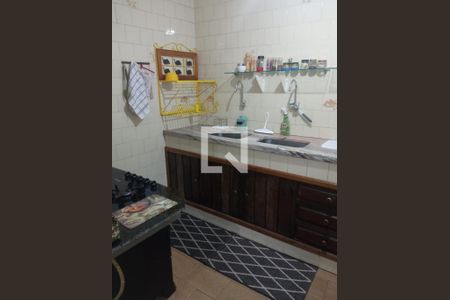 Casa de condomínio à venda com 350m², 6 quartos e 7 vagas Casa de condomínio à venda com 350m², 6 quartos e 7 vagasCozinha