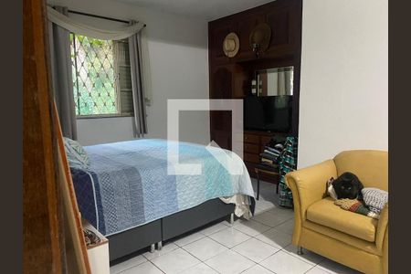 Casa de condomínio à venda com 350m², 6 quartos e 7 vagas Casa de condomínio à venda com 350m², 6 quartos e 7 vagasQuarto