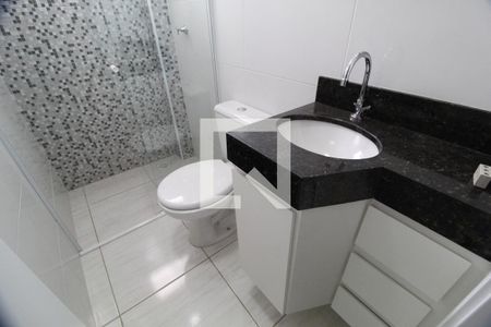 Banheiro Social de apartamento para alugar com 2 quartos, 54m² em Granada, Uberlândia