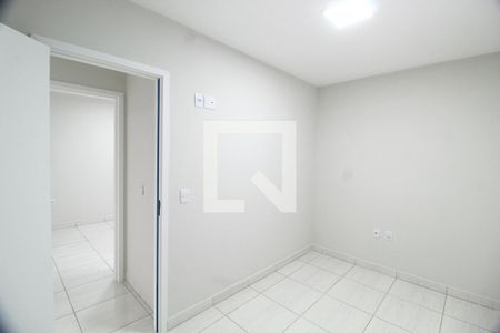 Quarto 1 de apartamento para alugar com 2 quartos, 54m² em Granada, Uberlândia