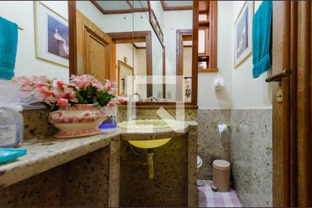 Lavabo de casa à venda com 4 quartos, 220m² em Barroca, Belo Horizonte