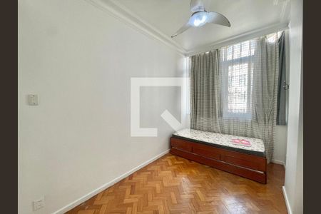 Quarto 1 de apartamento para alugar com 2 quartos, 60m² em Copacabana, Rio de Janeiro