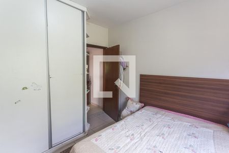 Quarto 1 de casa à venda com 4 quartos, 200m² em Sagrada Família, Belo Horizonte