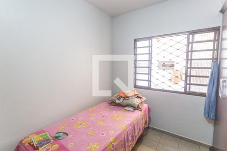 Quarto 2 de casa à venda com 4 quartos, 200m² em Sagrada Família, Belo Horizonte