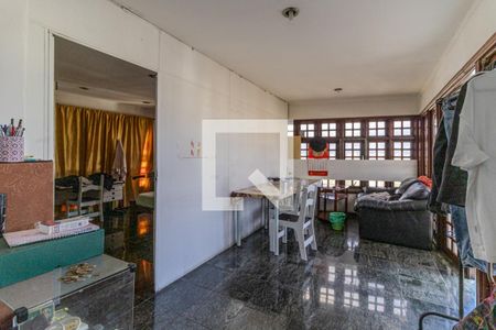 Apartamento à venda com 245m², 5 quartos e sem vagaSala