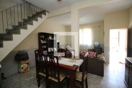 Sala de casa à venda com 3 quartos, 179m² em Olaria, Rio de Janeiro