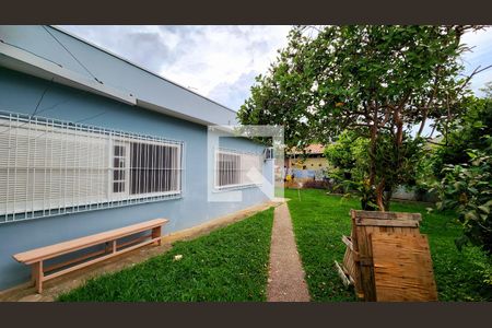 Casa à venda com 260m², 4 quartos e 5 vagas Casa à venda com 260m², 4 quartos e 5 vagasQuintal