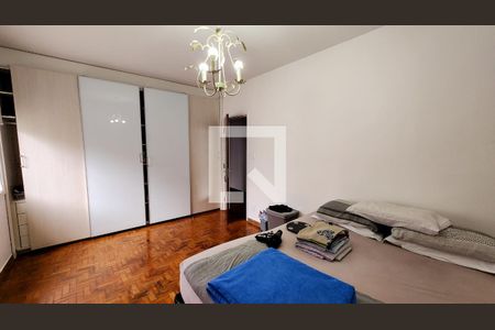 Casa à venda com 260m², 4 quartos e 5 vagas Casa à venda com 260m², 4 quartos e 5 vagasQuarto 2