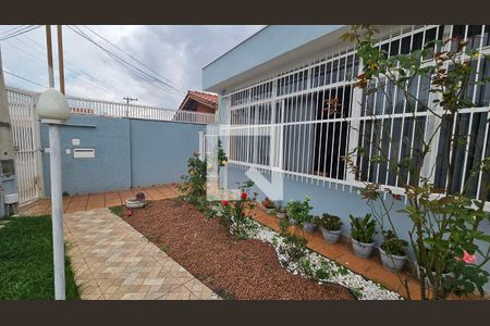 Casa à venda com 260m², 4 quartos e 5 vagas Casa à venda com 260m², 4 quartos e 5 vagasJardim