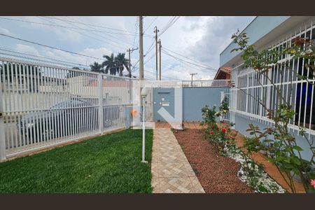 Casa à venda com 260m², 4 quartos e 5 vagas Casa à venda com 260m², 4 quartos e 5 vagasJardim