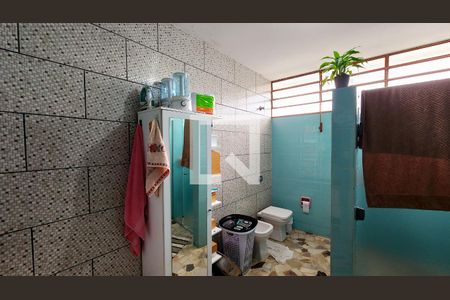 Casa à venda com 260m², 4 quartos e 5 vagas Casa à venda com 260m², 4 quartos e 5 vagasBanheiro