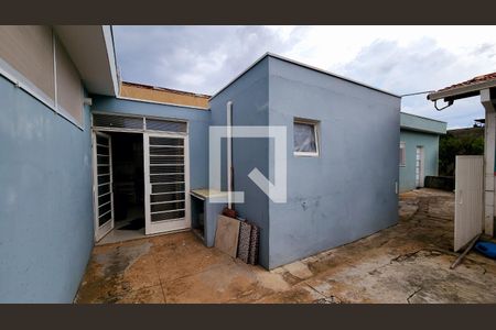 Casa à venda com 260m², 4 quartos e 5 vagas Casa à venda com 260m², 4 quartos e 5 vagasQuintal