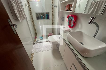 Banheiro de apartamento à venda com 2 quartos, 89m² em Cacuia, Rio de Janeiro