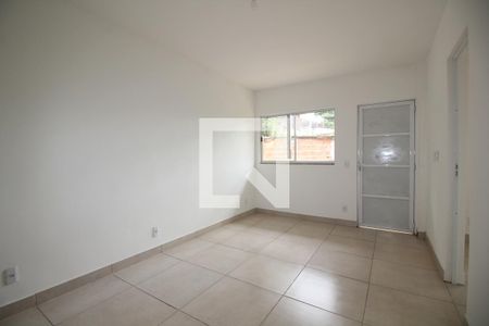 Sala de apartamento para alugar com 2 quartos, 60m² em Taquara, Rio de Janeiro