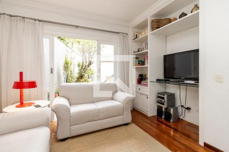 Sala de TV de casa de condomínio para alugar com 3 quartos, 251m² em Vila Elvira, São Paulo