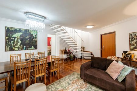 Sala de casa de condomínio para alugar com 3 quartos, 251m² em Vila Elvira, São Paulo