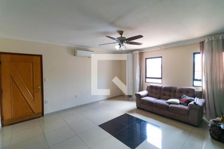 Salas de casa à venda com 4 quartos, 225m² em Vila Manoel Ferreira, Campinas