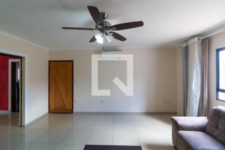 Salas de casa à venda com 4 quartos, 225m² em Vila Manoel Ferreira, Campinas