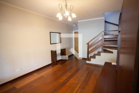 SALA de casa para alugar com 3 quartos, 108m² em Vila Romero, São Paulo