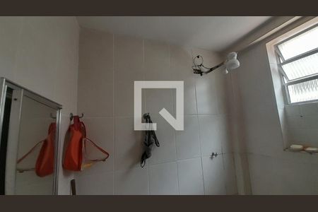 Banheiro de apartamento para alugar com 2 quartos, 73m² em Guilhermina, Praia Grande