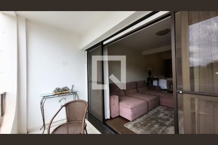 Varanda da Sala de apartamento à venda com 4 quartos, 221m² em Cambuí, Campinas