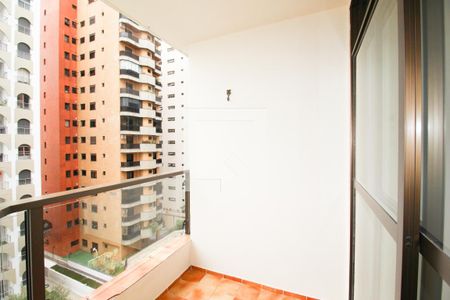 Varanda  de apartamento à venda com 3 quartos, 98m² em Vila Olímpia, São Paulo