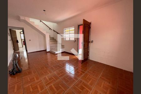 Sala de casa para alugar com 3 quartos, 220m² em Parque Ipe, São Paulo