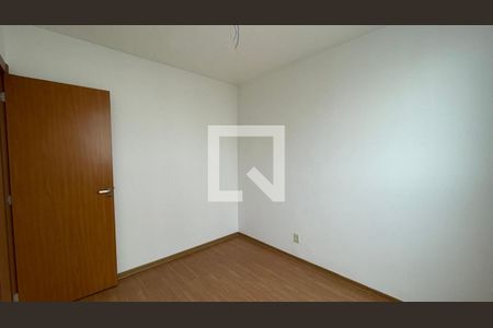 Quarto de apartamento para alugar com 2 quartos, 45m² em Chacaras Reunidas Santa Terezinha, Contagem