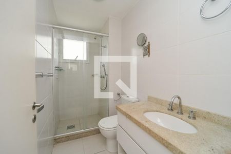 Banheiro da Suíte de apartamento para alugar com 2 quartos, 67m² em Passo D’areia, Porto Alegre