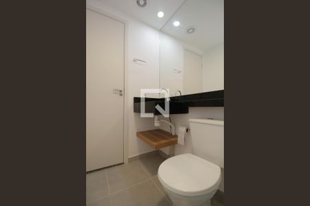 Banheiro de kitnet/studio para alugar com 1 quarto, 26m² em Pinheiros, São Paulo