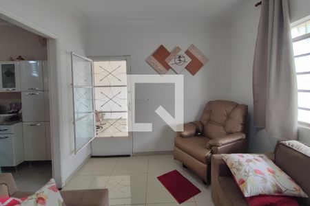 Sala de casa à venda com 4 quartos, 120m² em Parque Santa Bárbara, Campinas