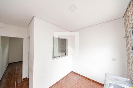 Cozinha de casa para alugar com 1 quarto, 18m² em Jardim Ana Rosa, São Paulo