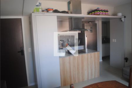 Sala e Cozinha  de apartamento para alugar com 1 quarto, 45m² em Caminho das Árvores, Salvador